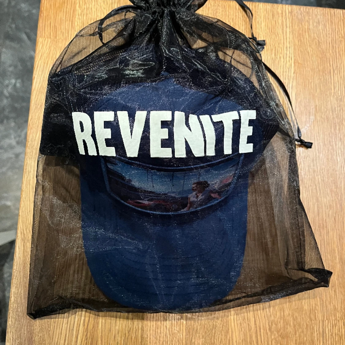 Velvet keps Revenite  - 91