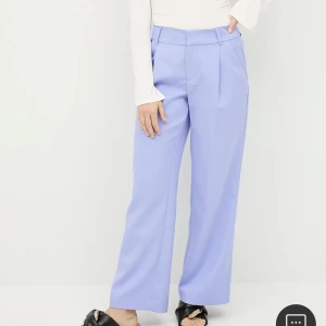 Low waist trousers -  Fina byxor från Gina som är utsålda från sortimentet. Lågmidjade stretchiga byxor som även går att göra till midwaist