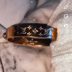Lv armband - Lv armband oanvänd som inte används pris kan diskuteras.