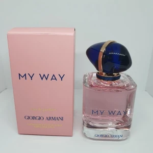 My way 30ml parfym  - 30ml parfym av Armani för 350kr. Endast sprutad en gång.
