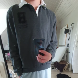 Hoodiepike - Jättebra skick, storlek s, pike hoodie.