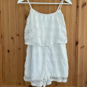 Vit jumpsuit - Söt jumpsuit i spets 