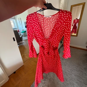 ADOORE KLÄNNING - Superfin! Nyskick storlek 34! Köp köp köp