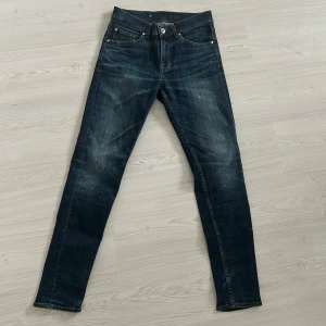 Tiger of sweden jeans - Tja säljer nu ett par tiger of sweden jeans i storlek W29 för endast 399kr! Passar även W28, pris är ej hugget i sten!