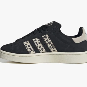 Adidas campus 00s - Säljer dessa adidas campus som inte finns i Sverige, kan lösa alla storlekar skriv till mig vid eventuella frågor‼️