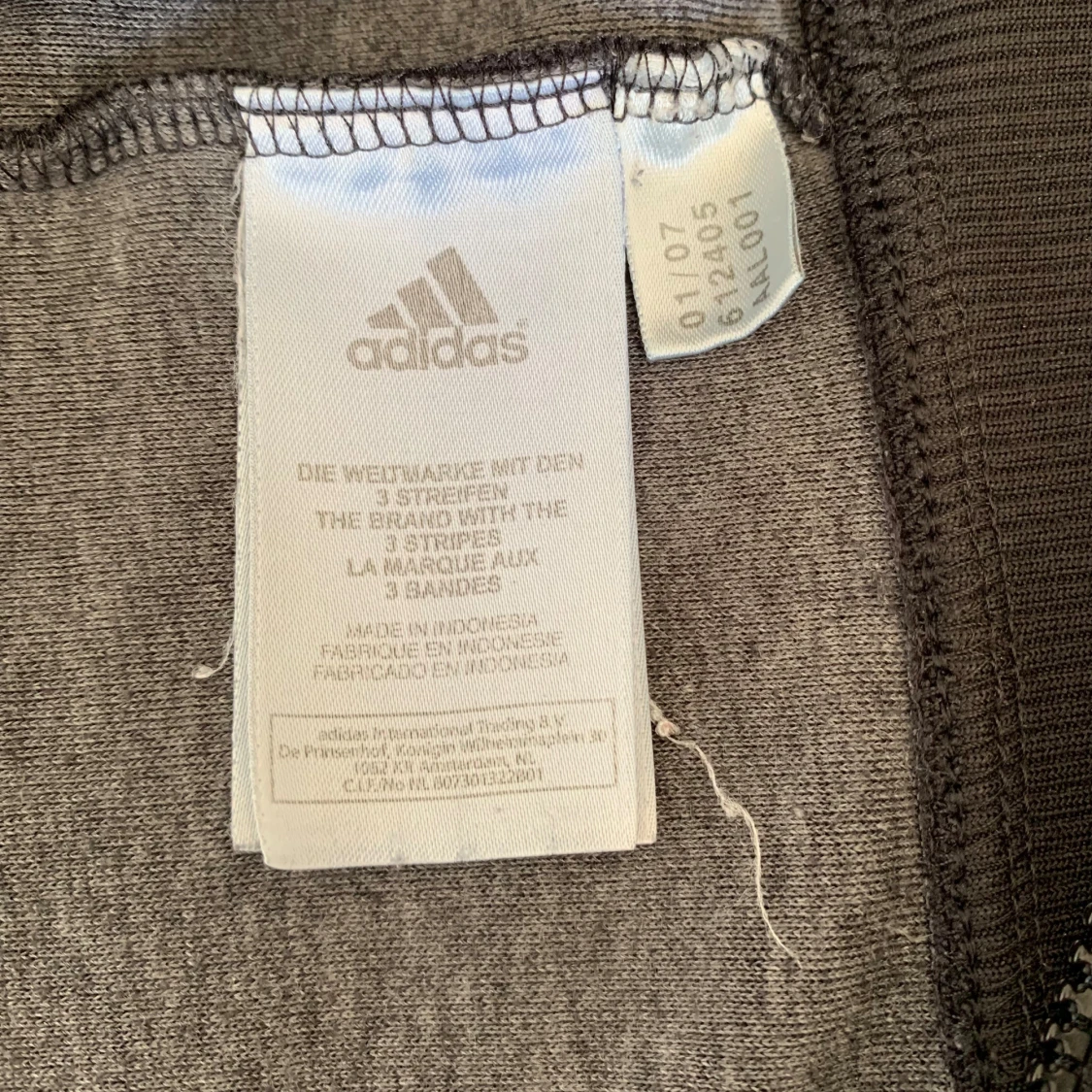 Svart Adidas Zip-Up Hoodie M - 92