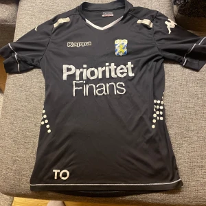 IFK tröjor  - Snygga äkta tröjor/träningströjor för jätte bra pris