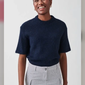 Stickad T-shirt - Så fin stickad tshirt från GinaTricot, säljer pga att jag inte använder längre 💙