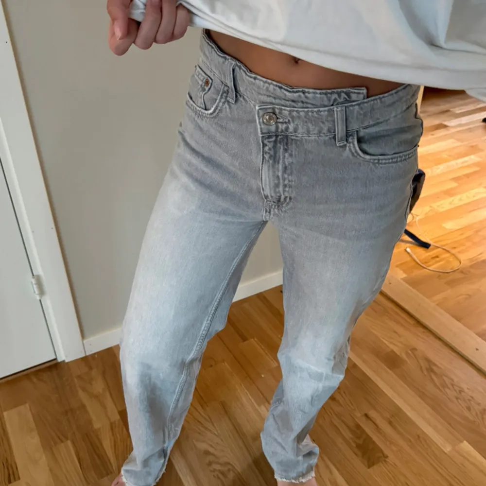 Grå jeans från zara i bra skick. Jeans & Byxor.