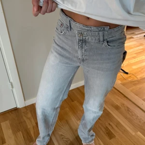 Grå jeans - Grå jeans från zara i bra skick