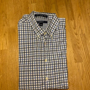 Gant skjorta stl 170 (15 år) - Gant skjorta i fint skick. Stl 170, 15 år Casual fit 