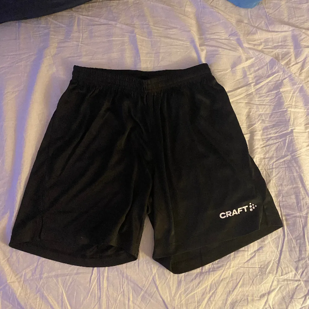 Ett par tränings shorts från Craft, helt nya, i storlek S🫶🏼. Shorts.