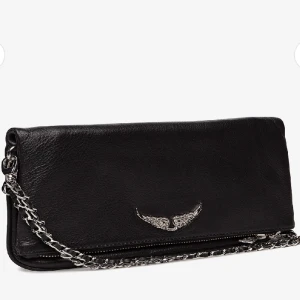 Zadig väska - Jag säljer min zadig väska, som är sparsamt använd! Äktahetbevis finns, samt dustbag🥰Båda axelremmarna finns kvar, lång och kort! Säljer eftersom den inte kommer till användning! Pris går att diskutera❤️