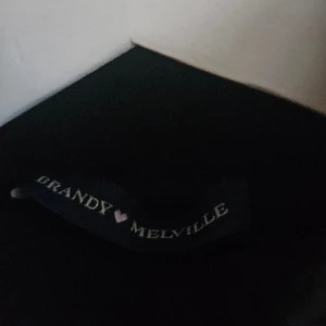 Trekvartstopp - Trekvartstopp med hög hals från brandy melville, använd 2 gånger 💓