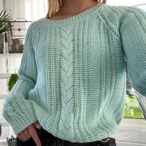 Stickad tröja - Säljer min blåa/mintgröna stickade tröja från BikBok då den inte längre kommer till användning.💞 Den är i strl S. Sparsamt använd!                                                                