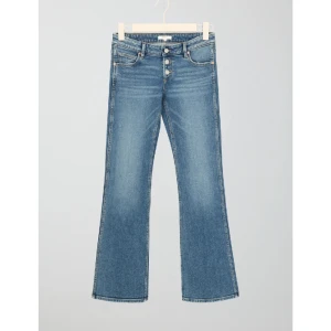 low waist jeans  - low waist jeans endast använda 1 gång! 164 i storlek! (funkar på mig som bär Xxs/xs/s på byxor!  ny pris 349:- mitt pris 190kr (pris går och diskutera vid snabb affär)💕