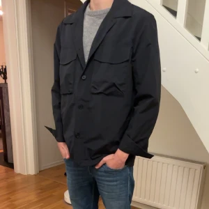 Wood Wood overshirt  - Inga skavanker som ny🍾  Storlek M Modellen på bilden är 1,84 och väger 68kg🧥  800kr