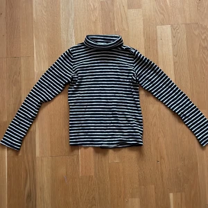 Randig turtleneck  - Strl 146-152 (XXS), bomull
