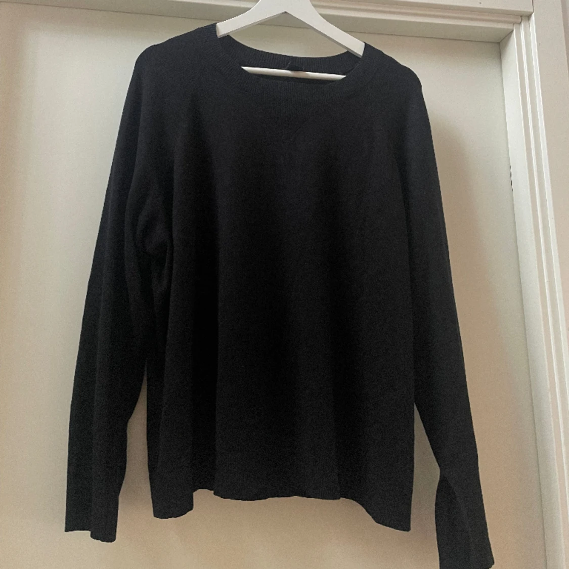 Svart tröja  - 91