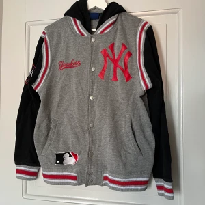 Vintage Yankees hoodie, Cooperstown Collection - Vintage Yankees hoodie. Storlek M.