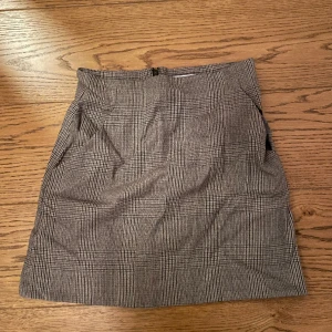 Kjol - Kjol från & other stories. Säljer för att jag aldrig fått användning av den🩷