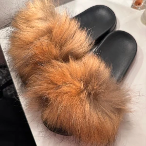 Pälstofflor - Äkta päls, strl 38, aldrig använda 🥰🥰🥰Köpta på Garoffs hemsida🤍