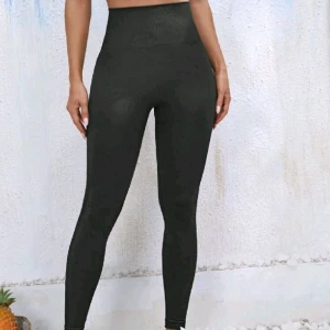 Tränings tights - Endast använda några få gånger, så i mycket bra skick 