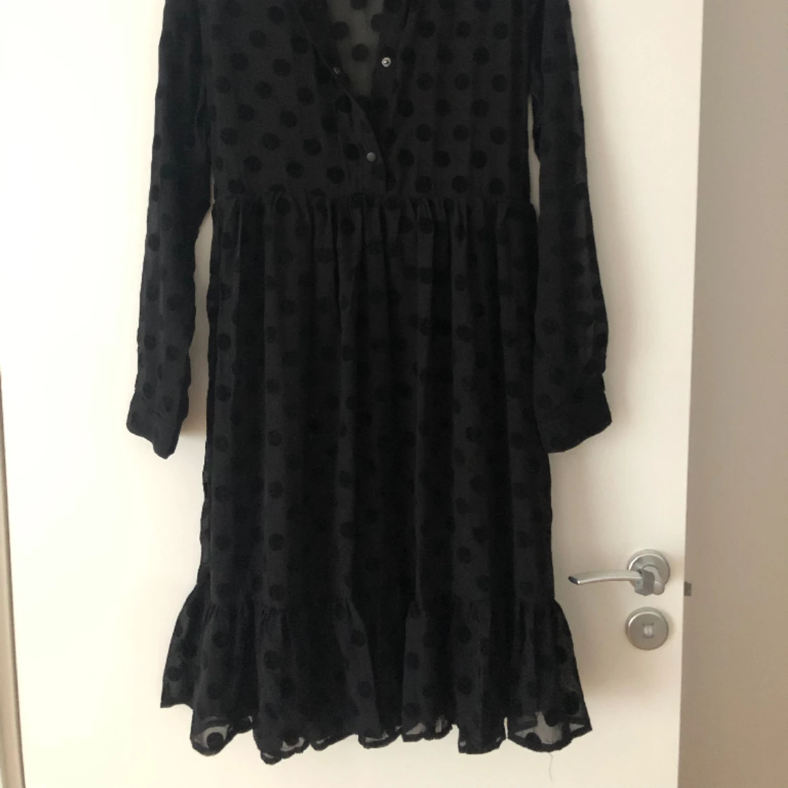 NA-KD svart klänning  - 90