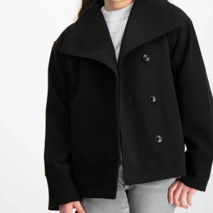 Kappa - Säljer denna populära kappan då jag inte fått användning för den. Den har prislapparna kvar och är aldrig använd. Passar absolut någon med storlek xxs-xs möjligtvis s också. Säljer billigt då jag vill få den såld! 💓Tryck gärna på köp nu 😊