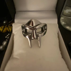 MF DOOM ring - Mf doom ring  Stainless steel  Helt ren Storlek 11