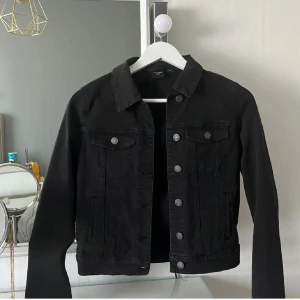 Jeansjacka  - Jeansjacka från vero moda