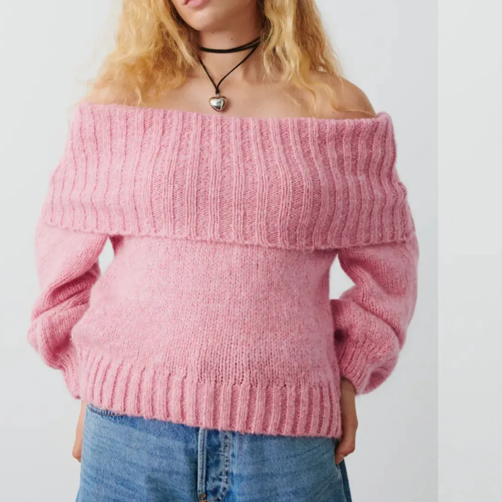 Superfin rosa tröja som är i princip ny, använt en enda gång💓kommer tyvärr inte till användning, nypris 499 kr, säljs inte längre. Stickat.