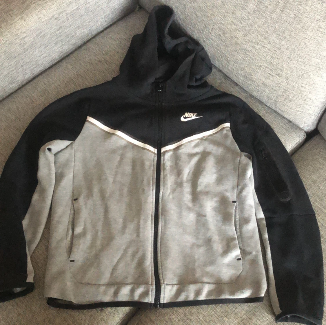 Nike tech grå svart 