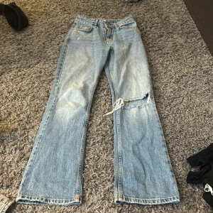 Jeans  - Blå jeans från Gina! De är midwaist 