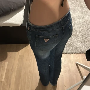 Guess Lågmidjade jeans - Midja 37  Är 167