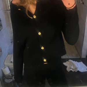 Jätte gullig kofta!! - Köpt ifrån Massimo dutti för 999kr!!! Inga defekter och knopper!!