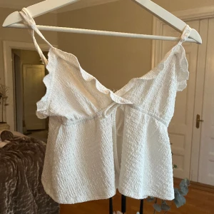 Sommar topp - Jätte gullig topp, fint skick, stl xs/34💋