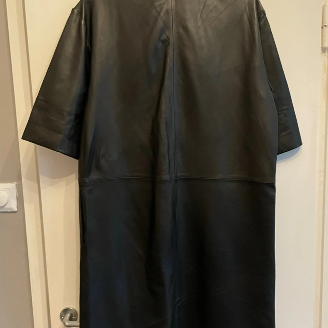 Skinnklänning. Äkta skinn. Helt ny. - 91