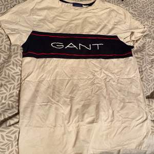 Simpel Gant T-shirt i storlek xs(herrstorlek)