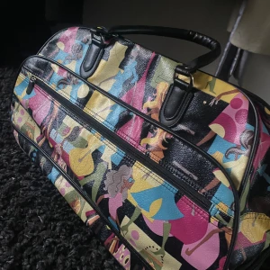 Carry-on baggage - Går sådär att rulla, annars i bra skick!