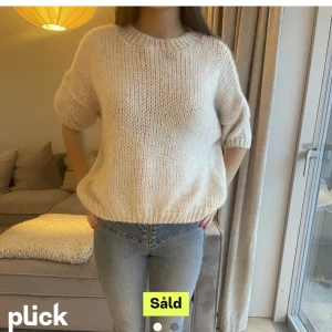 Stickad tröja - Jätte söt stickad tröja 💕 bilder lånade av min kompis