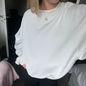 Sweatshirt - Snygg sweatshirt passar till allt