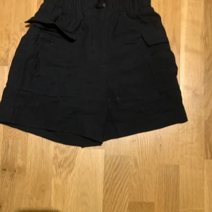 Shorts  - Som nyskick, knappt använd pga inte min stil. Nypris: ?