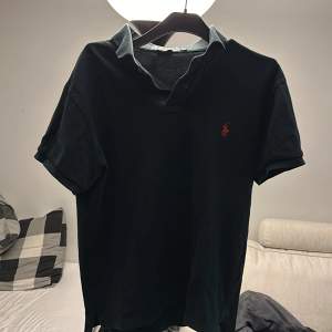 polo ralph lauren pike i stl S, bra skick, inget trasigt och inga fläckar, 