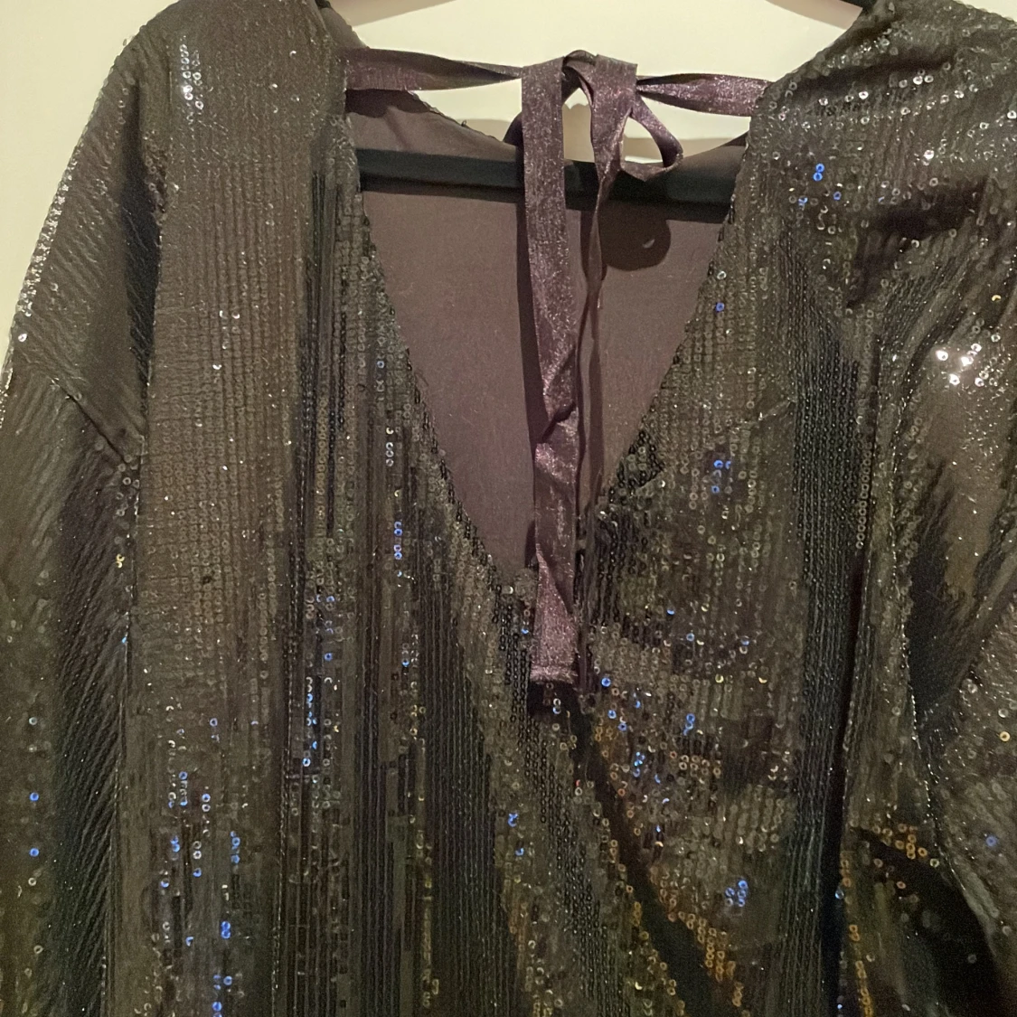 Svart paljettklänning från Kappahl - 91