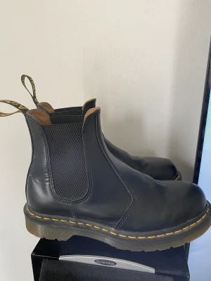 Dr martens  - Använda 3-4 gånger så som helt nya. Har ej kvar kartongen. Kom gärna med prisförslag 
