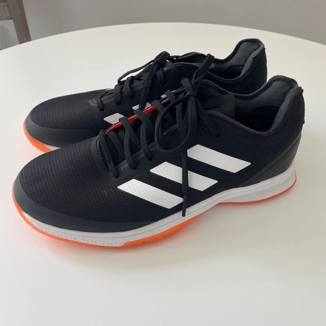 Adidas inomhusskor - 90