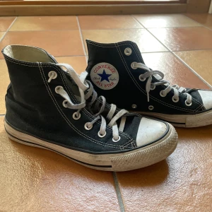 Allstar converse skor - Är köpa nya men använda hyfsat 💕
