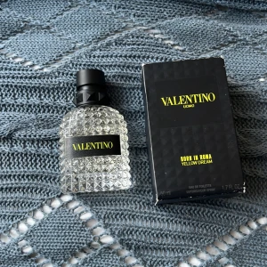 Valentino yellow dream - Ungefär 15ml kvar