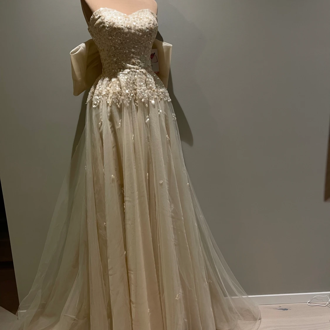 Helt ny festklänning 